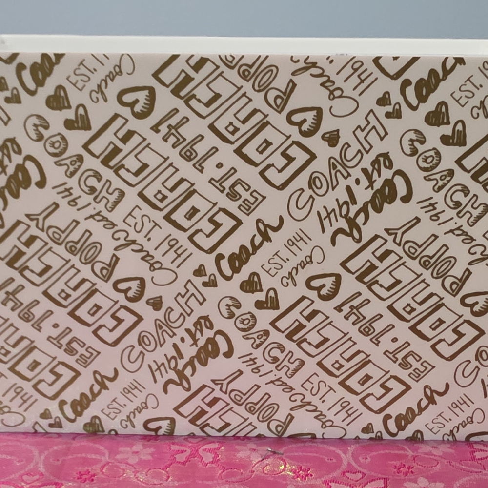 Coach Logo Box